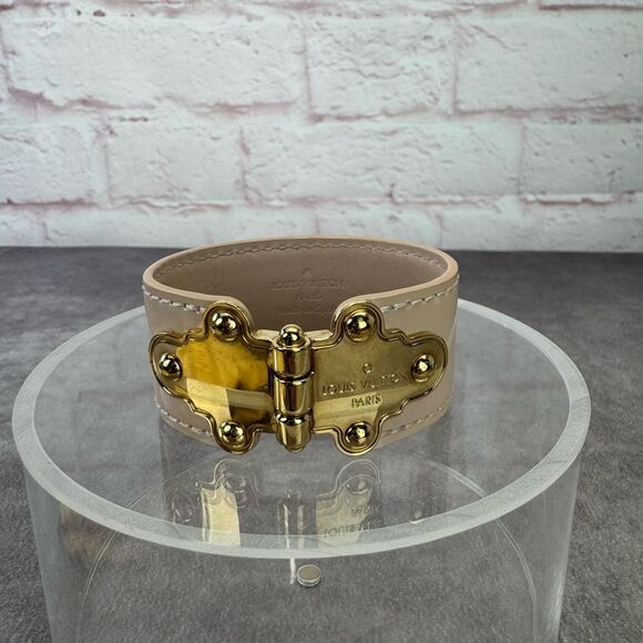 Louis Vuitton Beige Gold Save It Patent Leather Women's Bracelet 17 - Picture 5 of 12
